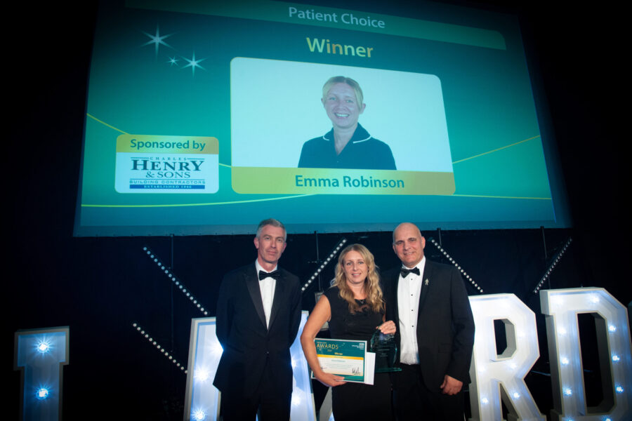 Image of Emma Robinson with her award